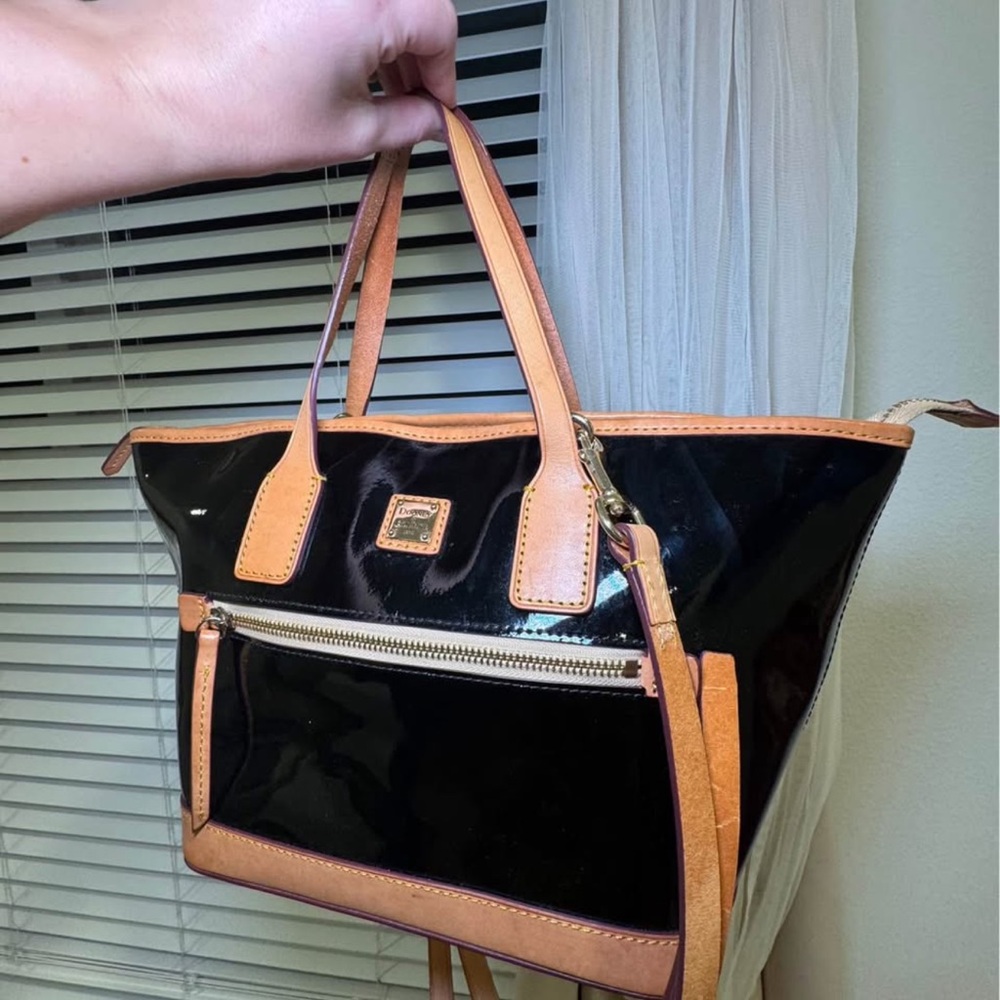 Black and Tan D&B Women's Tote Bag